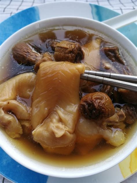 姬松茸石斛炖鸡汤 干姬松茸炖鸡汤
