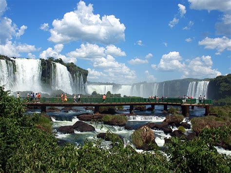 世界著名的三大瀑布之一伊瓜苏大瀑布