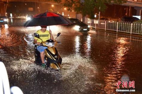 落大雨发朋友圈