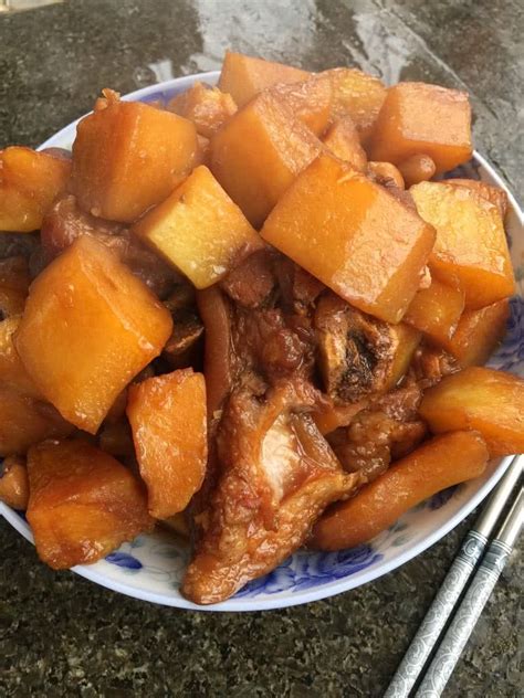 土豆猪脚用砂锅焖怎么做好吃,是怎么做的那么好吃