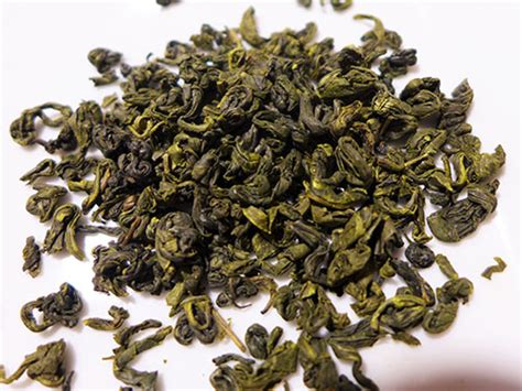 橄榄和绿茶有什么功效与作用,中药青果的功效与作用及食用方法