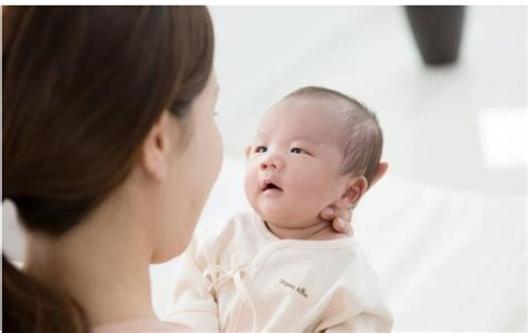 如何正确护理新生宝宝的眼睛
