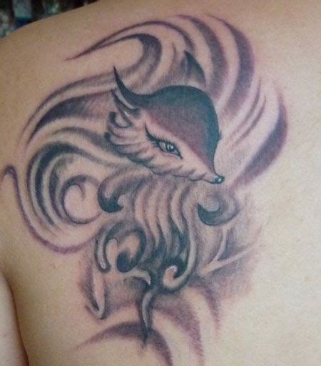 后背九尾狐纹身图片,欧美纹身图案寓意