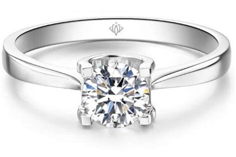 结婚钻戒什么时候戴,购买求婚戒指后什么时候求婚合适