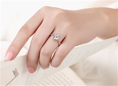 一克拉钻石戒指寓意着纯洁,钻戒一克拉代表什么意思