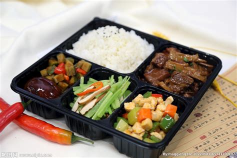 劇組里吃的盒飯是什么樣的,里面都有什么菜