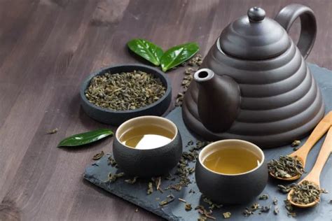 喝茶为什么会影响睡眠,红茶和绿茶哪个对睡眠