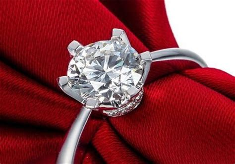 两万的钻石戒指有多少克拉,2w买到钻石珠宝