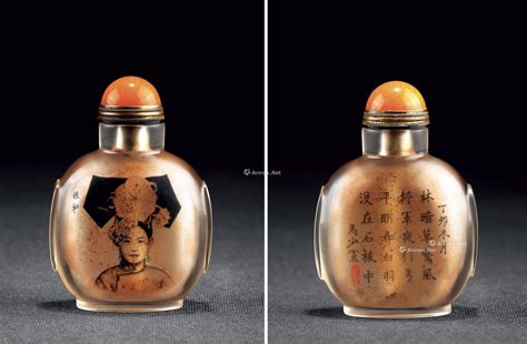 金鼻煙壺,清代?價值多少? 134g,18k 照片上為什么有深色?