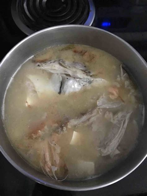 三文鱼和松茸煲汤的做法 冻干松茸土鸡汤