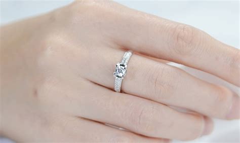 男人买戒指给女人意味着什么,戒指对女人意味着什么
