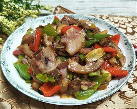 扬州排名第一的猪头肉,做熟食猪头什么样的好
