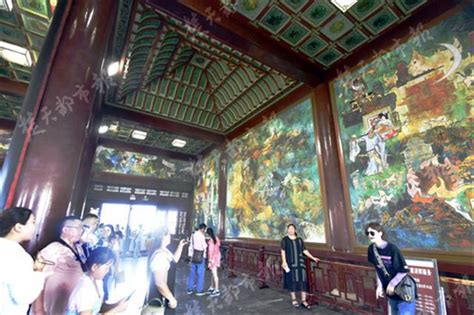 黄鹤楼壁画重生后首次开放 壁画艺术感动外地游客