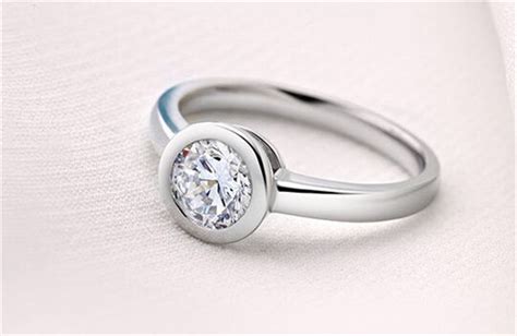 钻石经典戒指多少钱一个,18K金钻石戒指多少钱