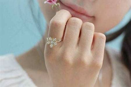 戒指的象征是什么,不同手指戴戒指的含義是什么