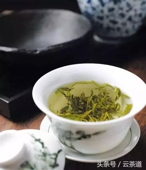 为何一喝绿茶就胃痛,喝绿茶胃不舒服换什么茶