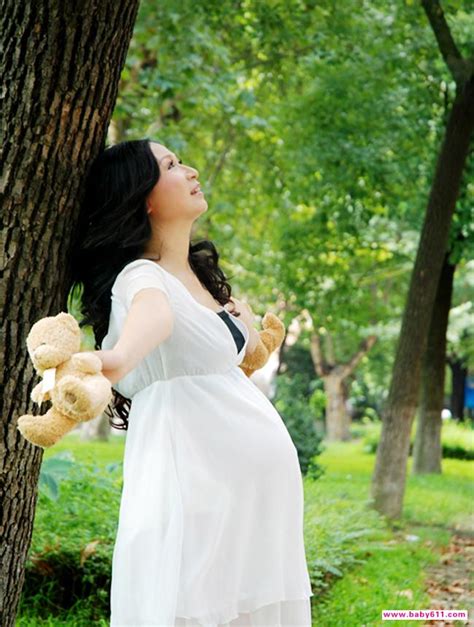 漂亮的孕妇怀孕身材照