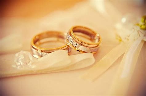 结婚戒指什么带,正确结婚戒指戴法是什么