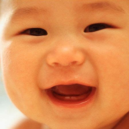 第二颗乳牙掉了，萌宝的表现超暖心，把人暖哭了