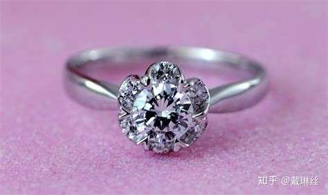 买钻石戒指要什么颜色好看,钻石戒指的颜色选择什么好