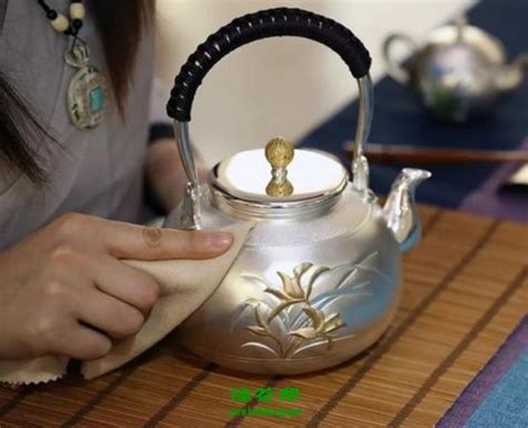银壶怎么去除茶垢泡茶,银杯子里的茶垢怎么清除