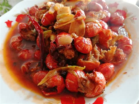 葱姜炒龙虾怎么做好吃,为什么要用菜籽油炒龙虾呢