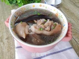 灵芝炖汤怎么做,回味无穷的灵芝炖鸡汤来拯救你的胃