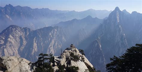 请问华山海拔有多高?