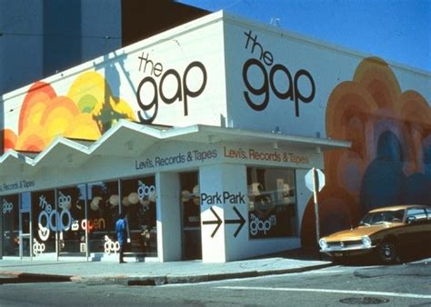 gap国内有多少家专卖店,GAP未来三年关闭200家专卖店