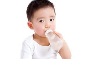 一岁宝宝吃奶量和时间
