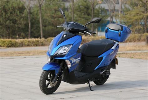 鈴木踏板摩托車UM125T一C多少錢一輛.