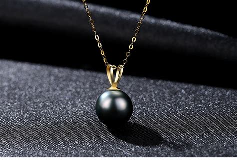 商家展销珍珠项链售价高,如何判断珍珠项链真假