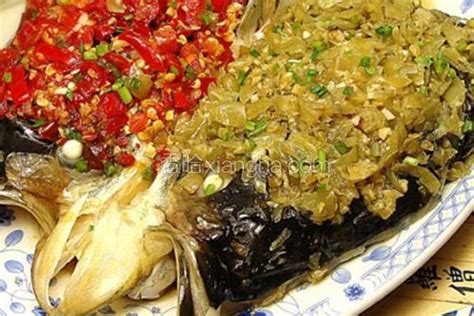 剁椒魚頭廣東菜譜,剁椒魚頭下面放什么粉