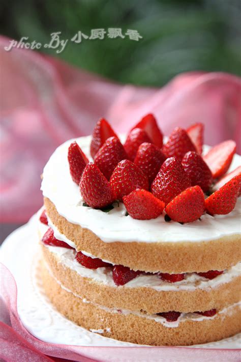 谁知道怎样用冰箱做蛋糕,怎么做草莓味的蛋糕