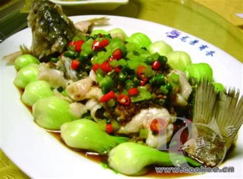 粤菜厨师保存鲜松茸 液氮速冻保鲜松茸