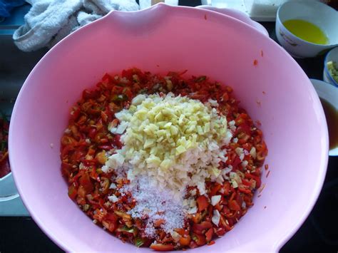 腌辣椒酱的腌制方法,辣椒酱豆怎么腌制