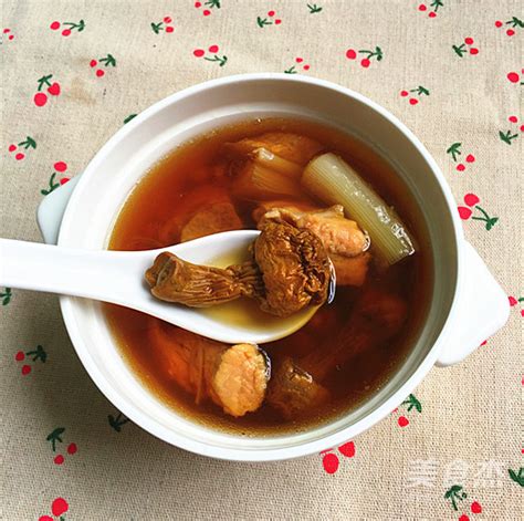 鲜松茸排骨汤的时间,松茸排骨汤竟然这么好做