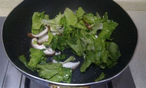 蚝油香菇炒生菜,香菇和生菜怎么炒
