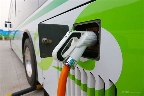新能源电动汽车最新充电 新能源电动汽车最新充电方法