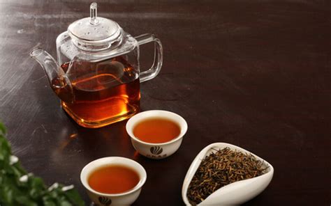 红茶绿茶哪个上火,有的茶越喝越上火