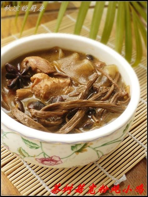 姬松茸香菇茶树菇一起炖鸡,茶树菇姬松茸香菇炖鸡汤